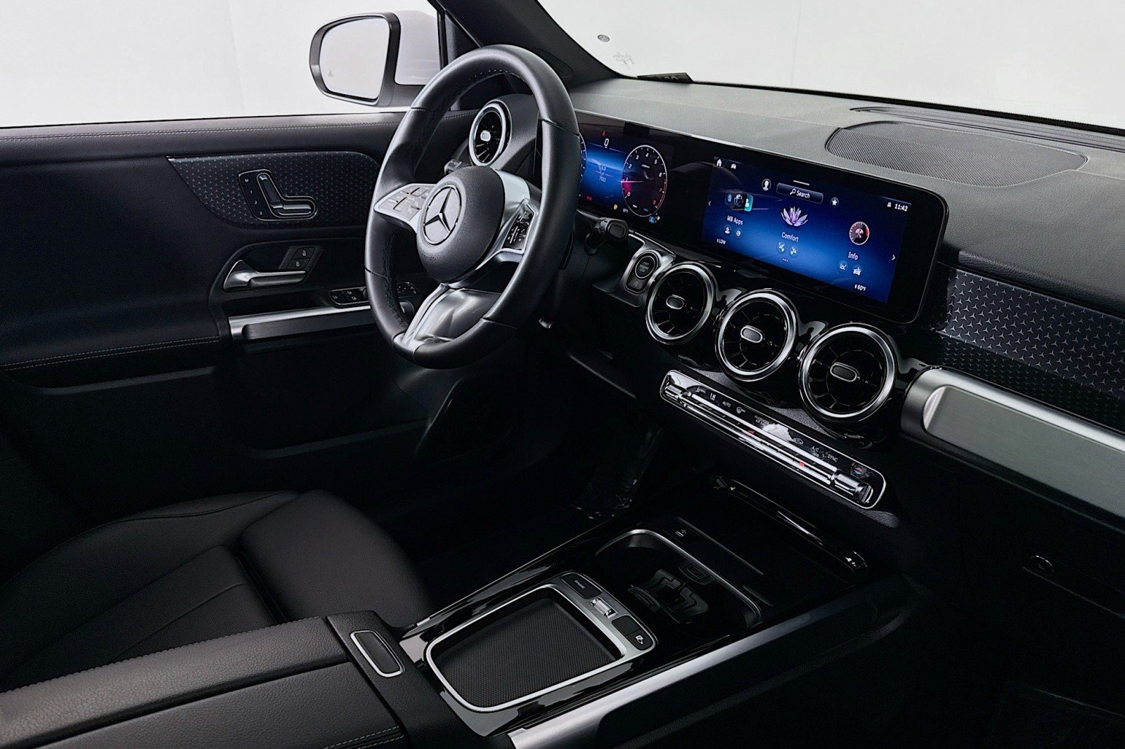Certified 2026 Mercedes-Benz GLB 250 image 16
