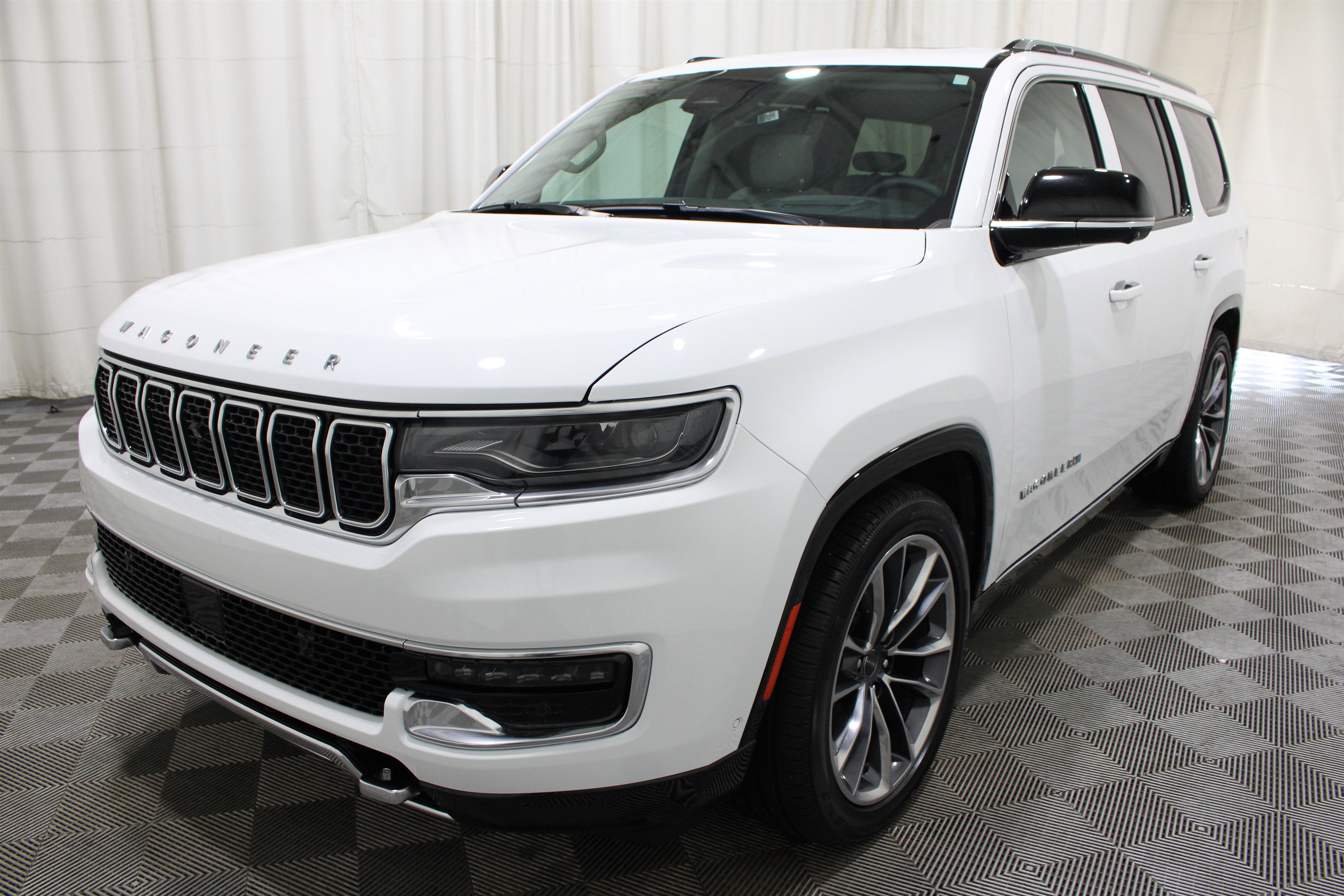 Used 2024 Jeep Wagoneer Series III w/ Premium Group I AWD/4WD image 40