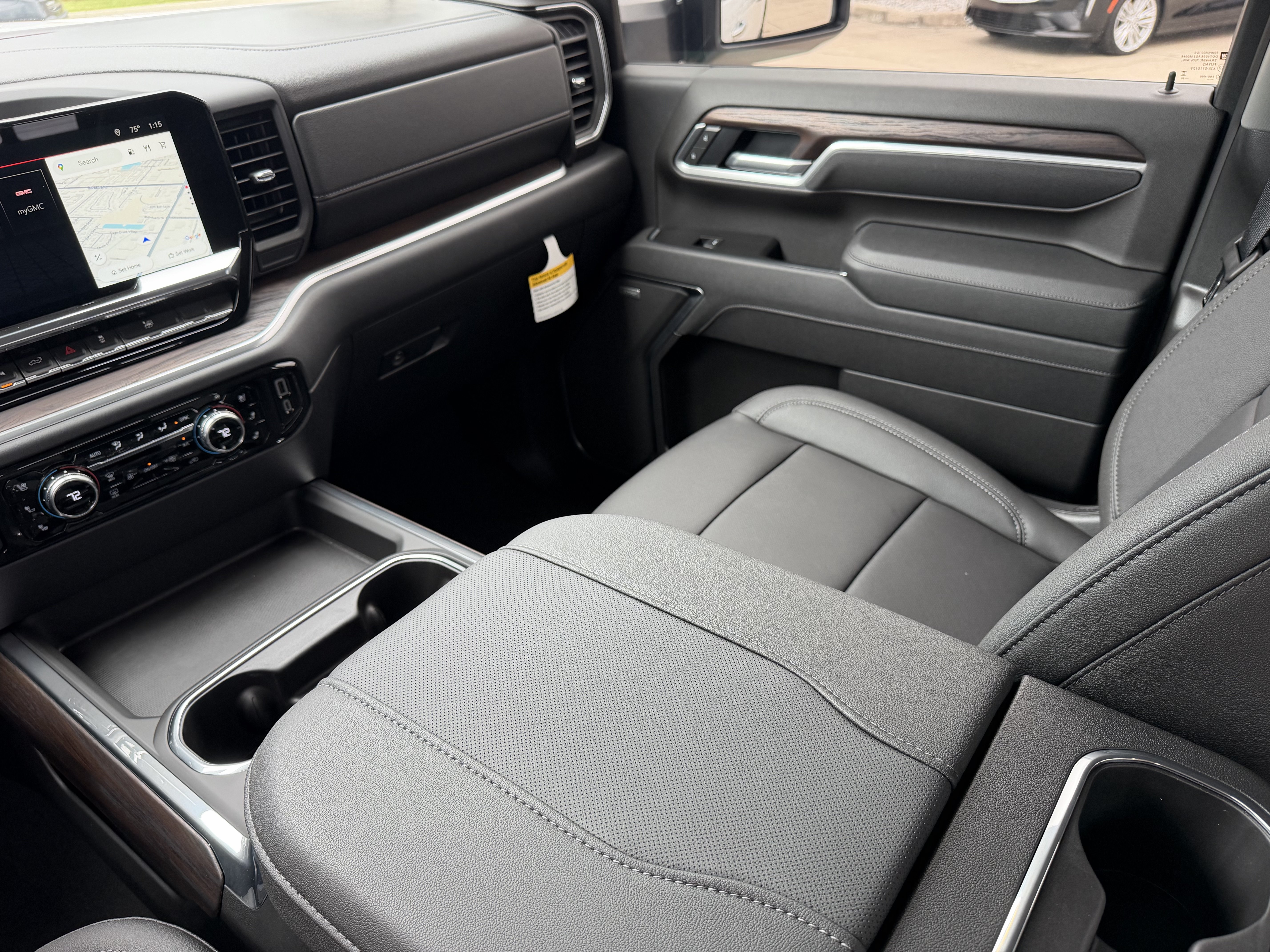 Used 2026 GMC Sierra 3500 SLT w/ SLT Convenience Package AWD/4WD image 17
