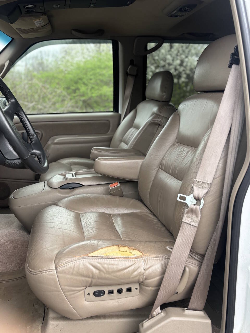 Used 1997 Chevrolet Tahoe 4WD w/ Preferred Equipment Group 3 image 11
