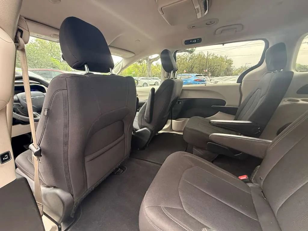 Used 2017 Chrysler Pacifica Touring Plus w/ Tire & Wheel Group image 25