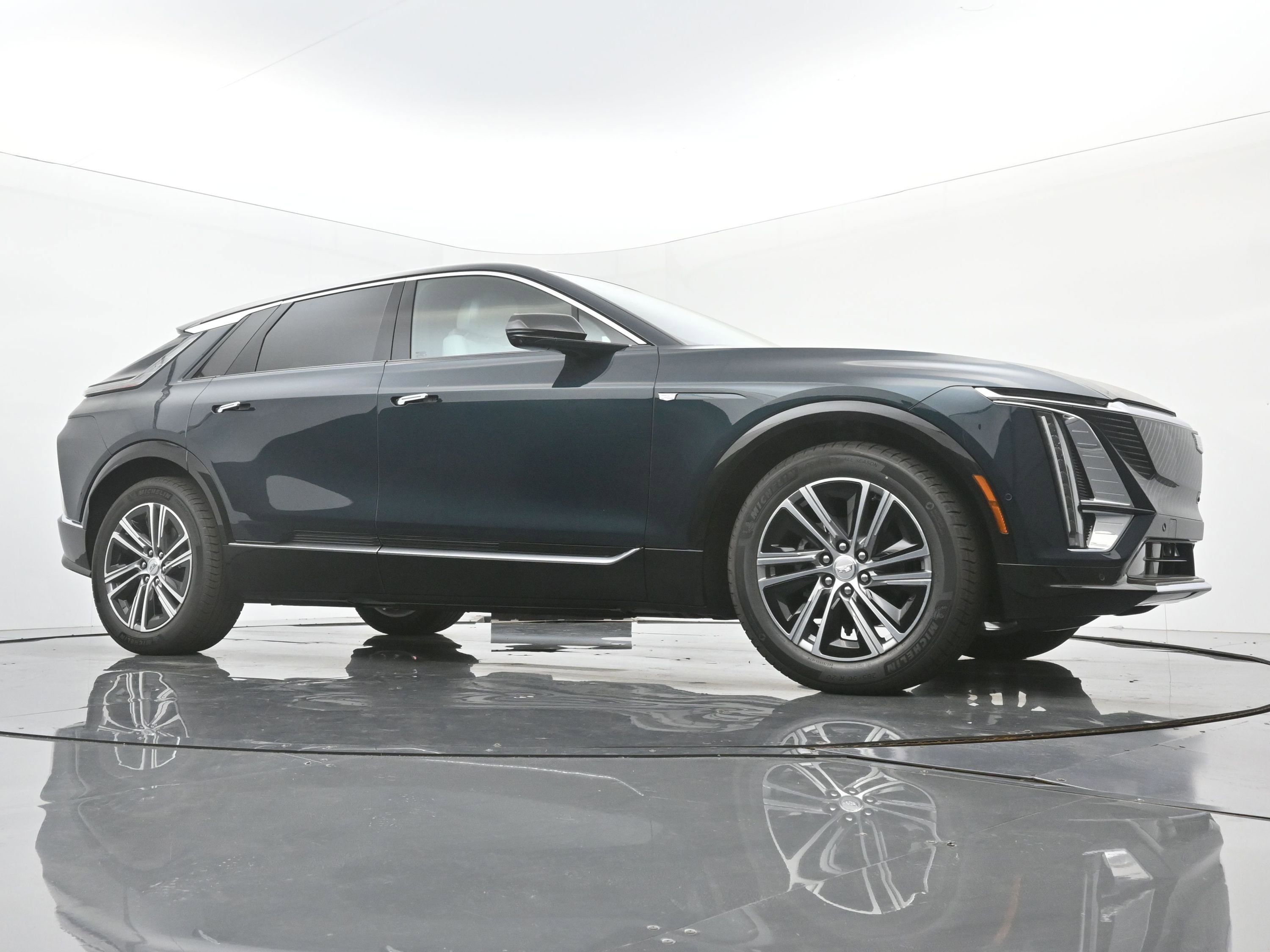 New 2026 Cadillac Lyriq Luxury image 21