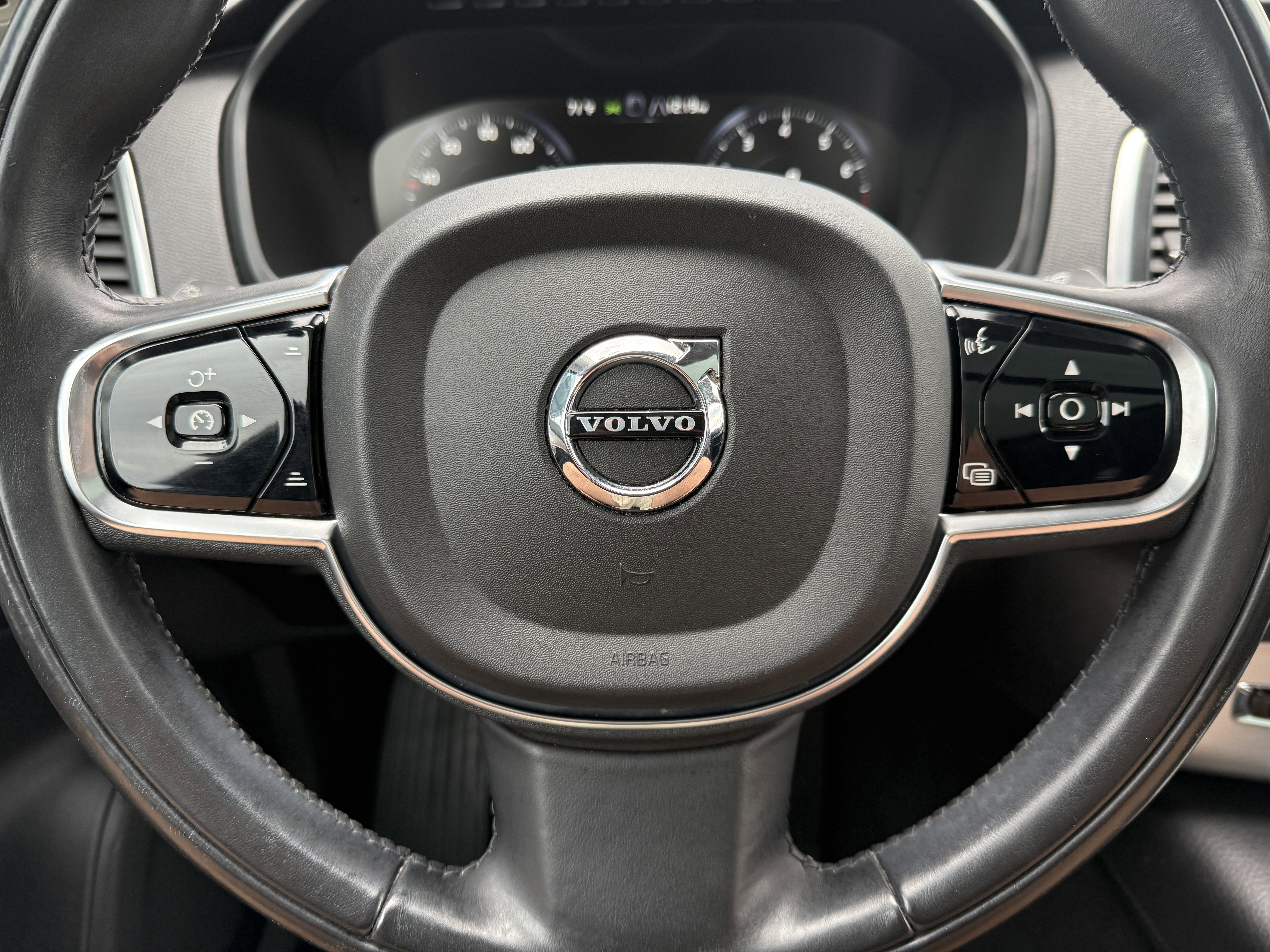 Used 2016 Volvo XC90 T5 Momentum image 23