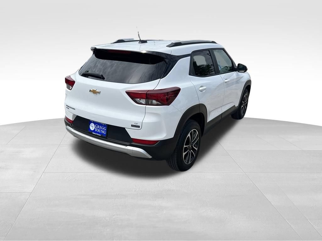 Used 2025 Chevrolet TrailBlazer LT AWD/4WD image 7