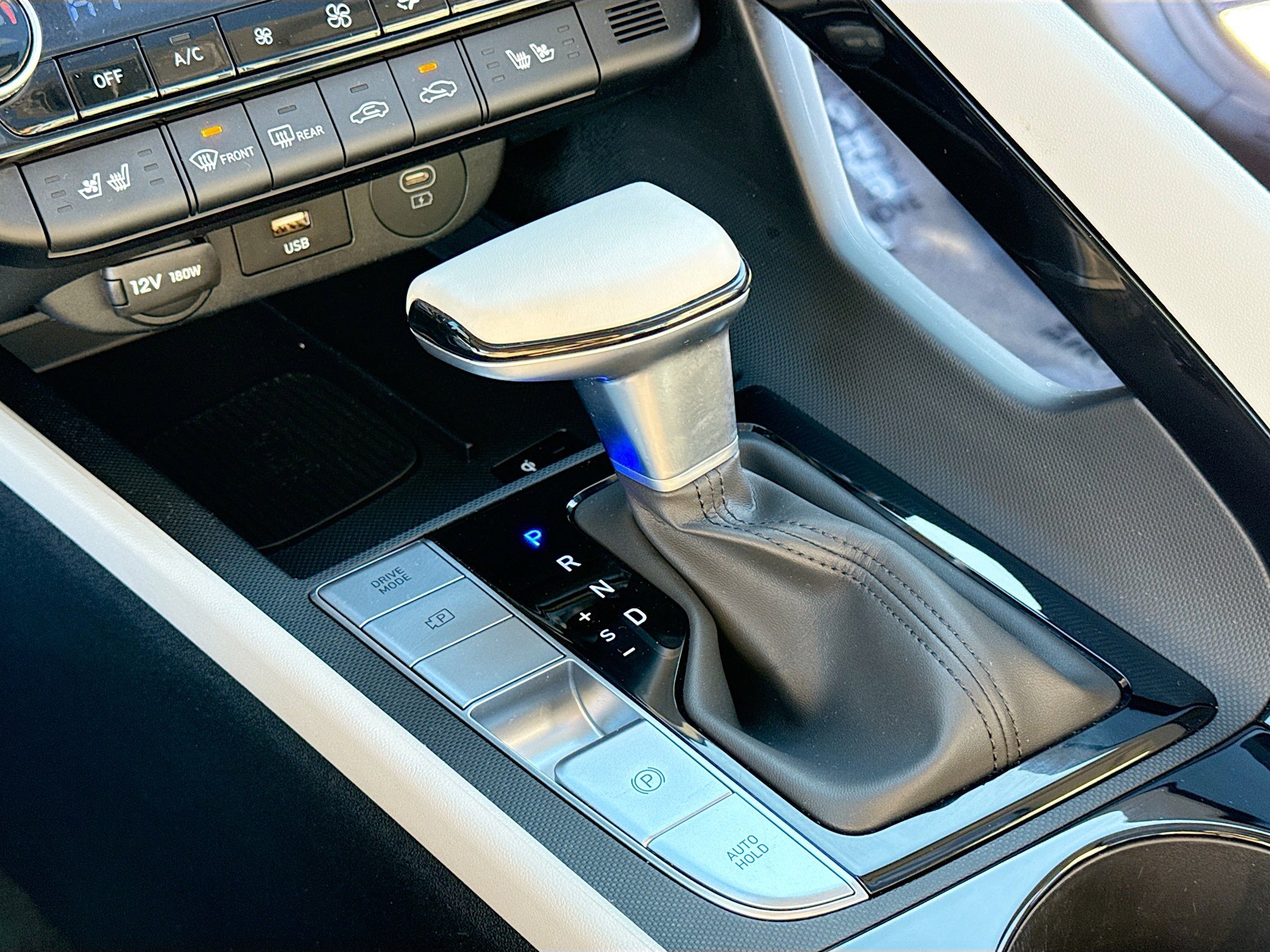 Certified 2025 Hyundai Elantra Limited image 11