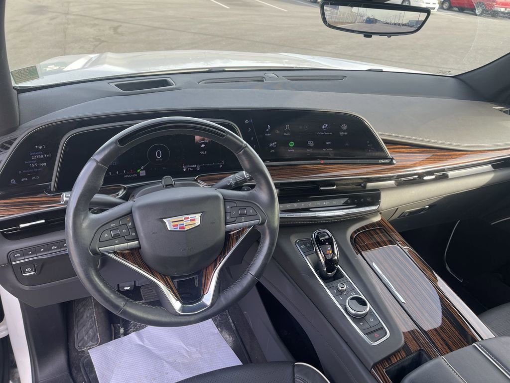 Used 2024 Cadillac Escalade Premium Luxury image 9