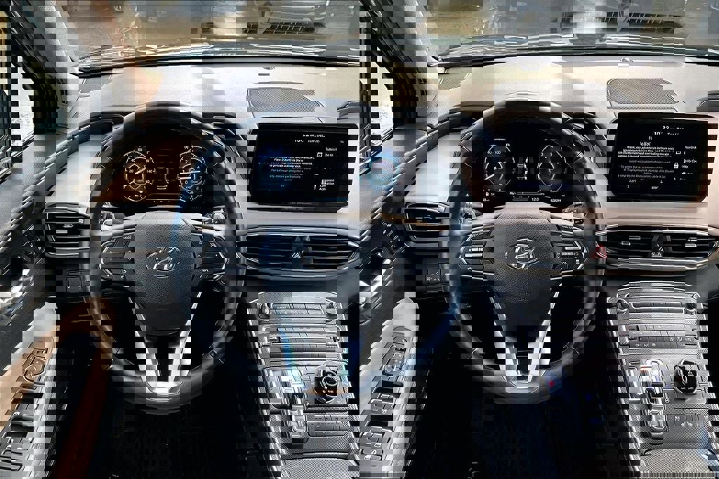 Used 2023 Hyundai Santa Fe Limited image 4