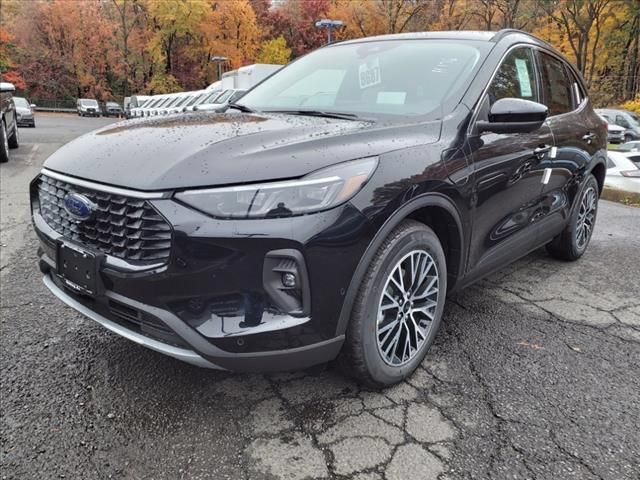 New 2023 Ford Escape SE w/ PHEV Premium Package FWD image 2