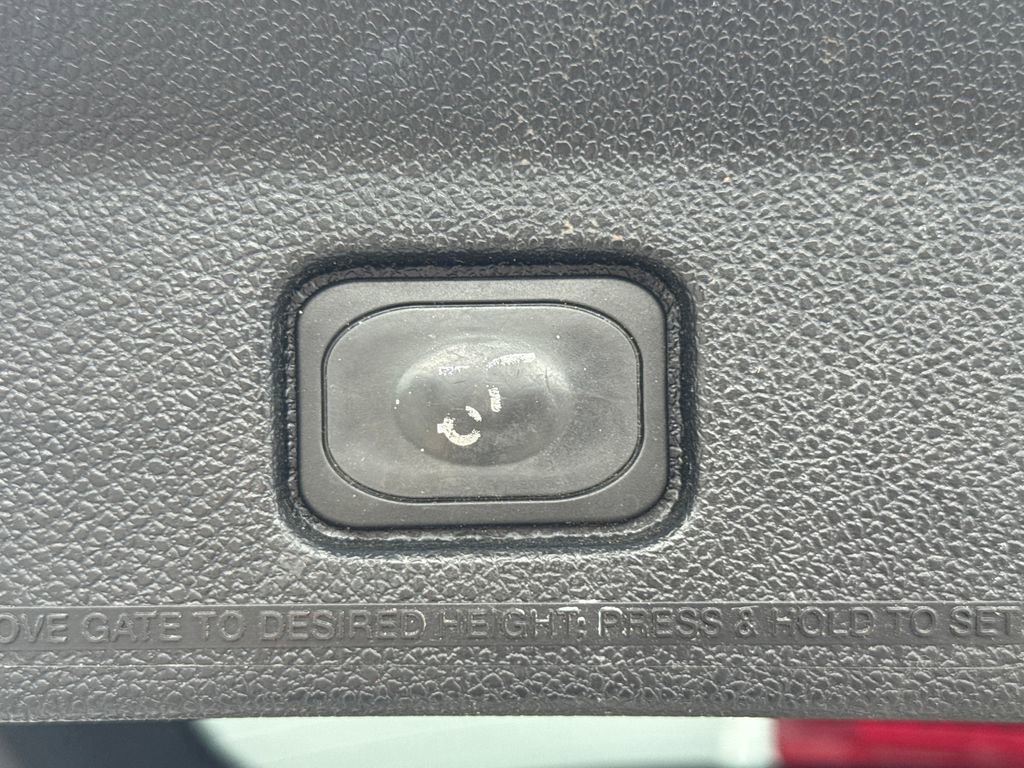 Used 2016 Ford Explorer XLT w/ Equipment Group 201A image 27