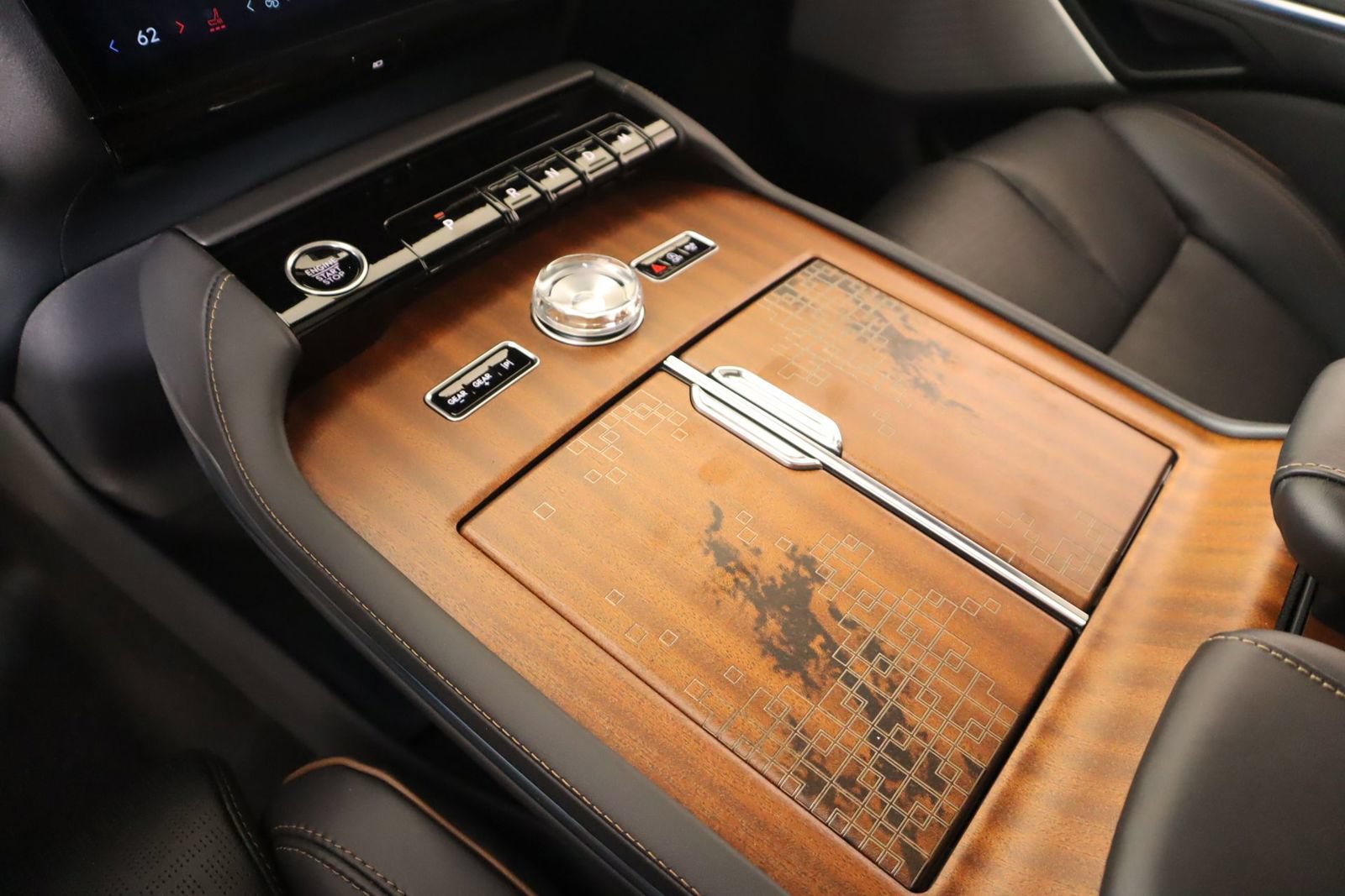 New 2026 Lincoln Navigator Black Label AWD/4WD image 9