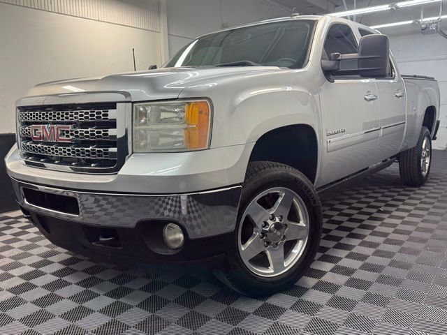 Used 2014 GMC Sierra 2500 SLE w/ HD SLE Premium Package AWD/4WD image 2