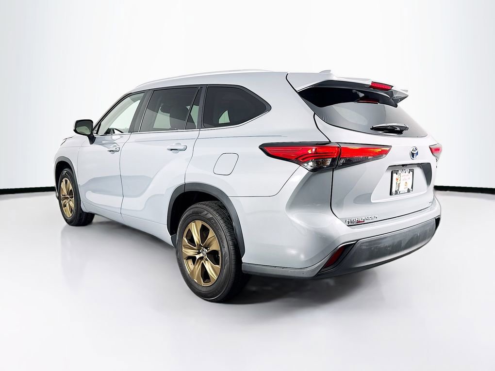 Used 2023 Toyota Highlander Bronze Edition image 7