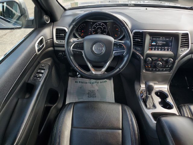 Certified 2020 Jeep Grand Cherokee Laredo RWD image 18