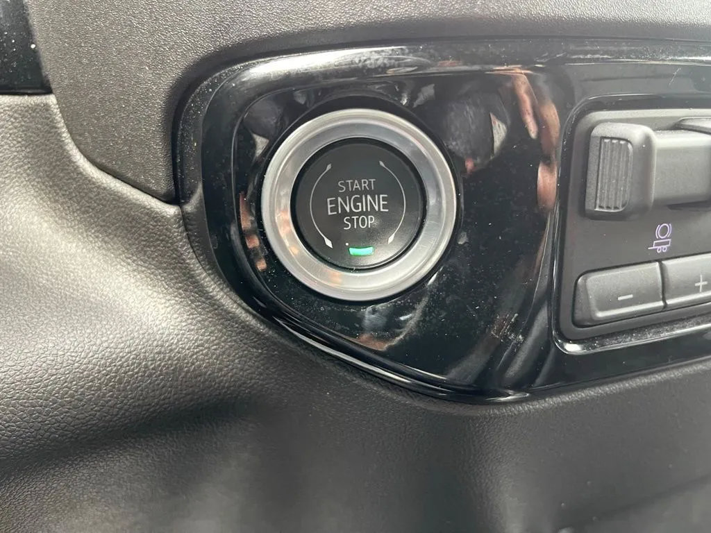 Used 2024 Chevrolet Silverado 1500 LTZ AWD/4WD image 28
