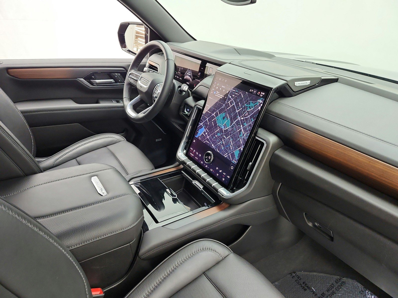 Used 2025 GMC Yukon Denali AWD/4WD image 17