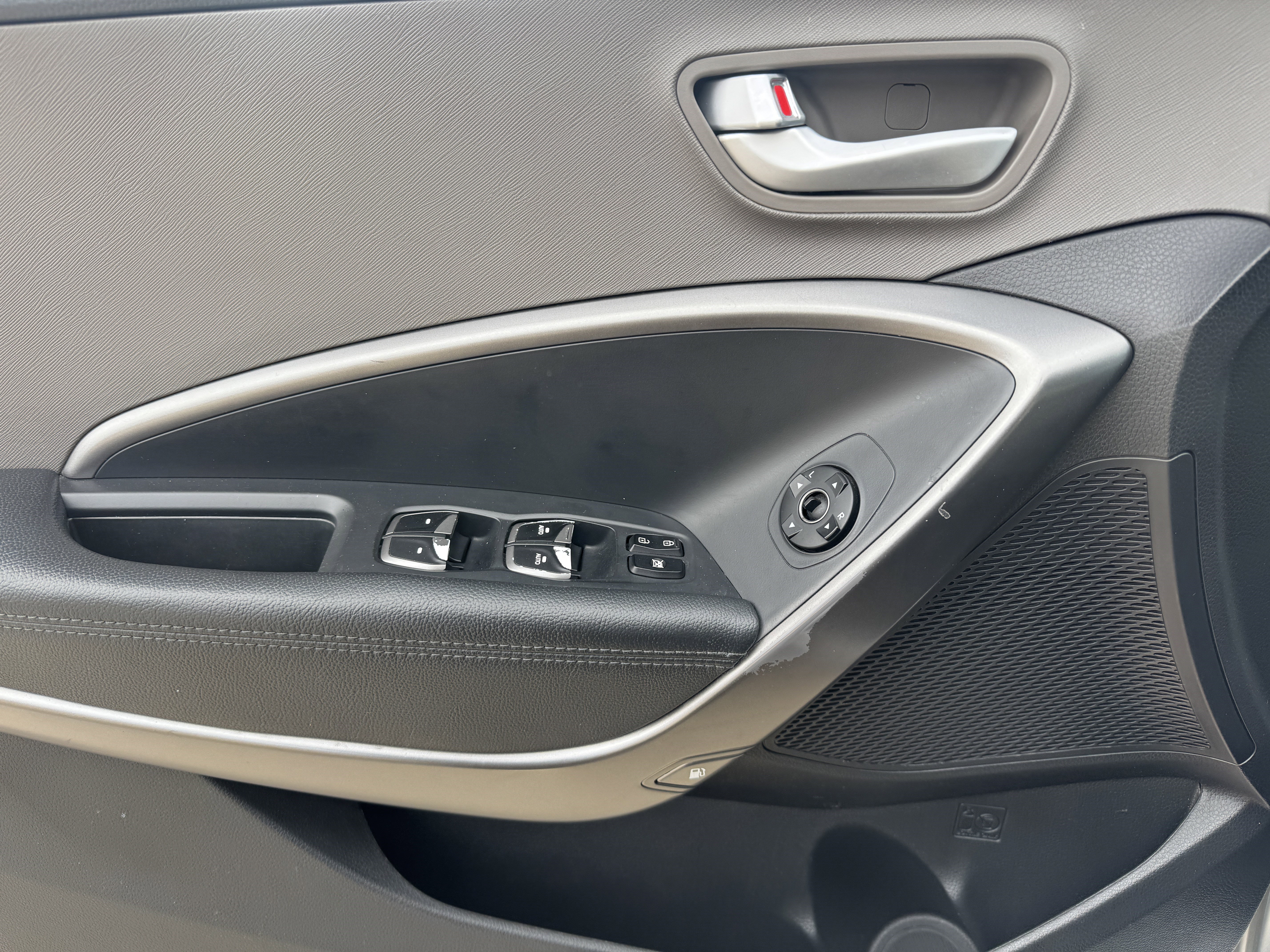 Used 2017 Hyundai Santa Fe Sport image 9