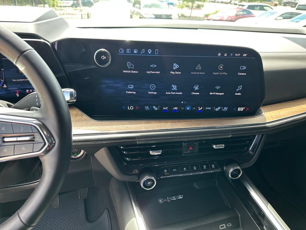 Used 2025 Chevrolet Tahoe High Country AWD/4WD image 21