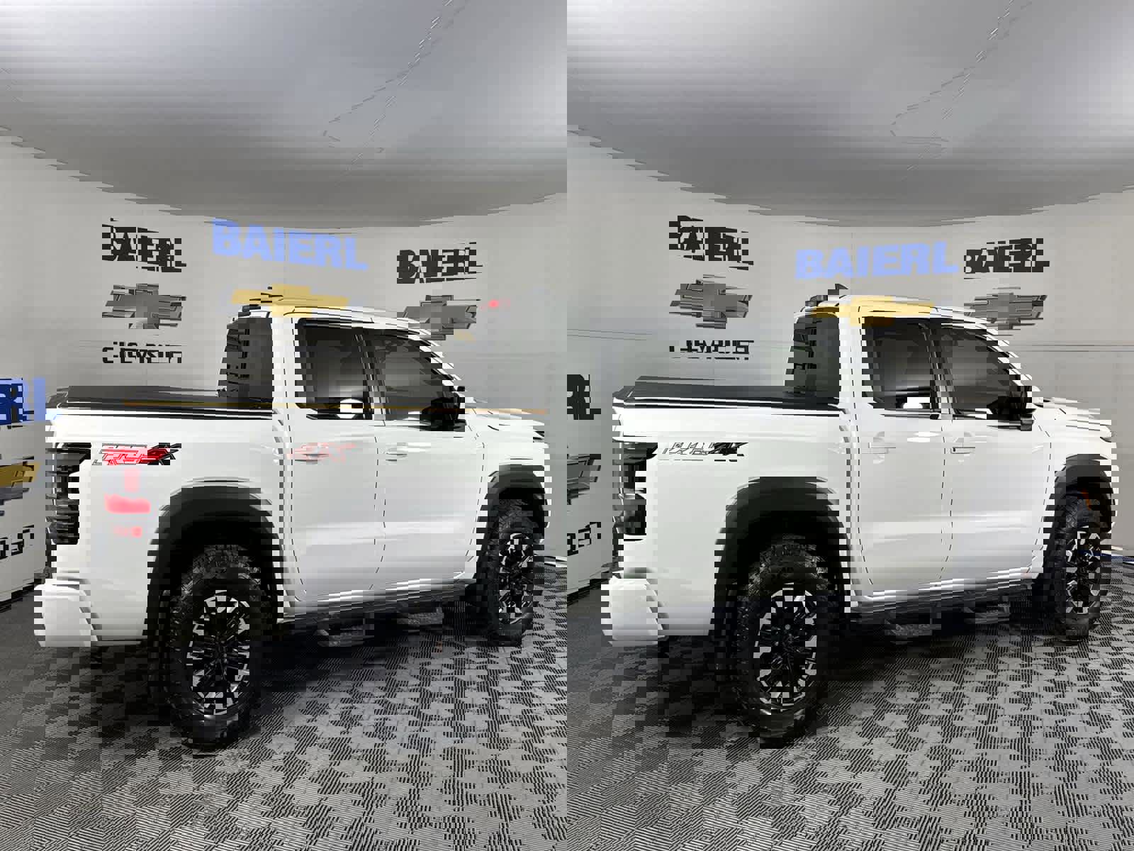 Used 2024 Nissan Frontier PRO-4X w/ Technology Package image 6