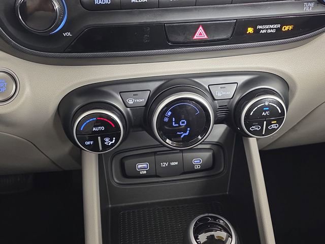 Used 2025 Hyundai Venue SEL image 24