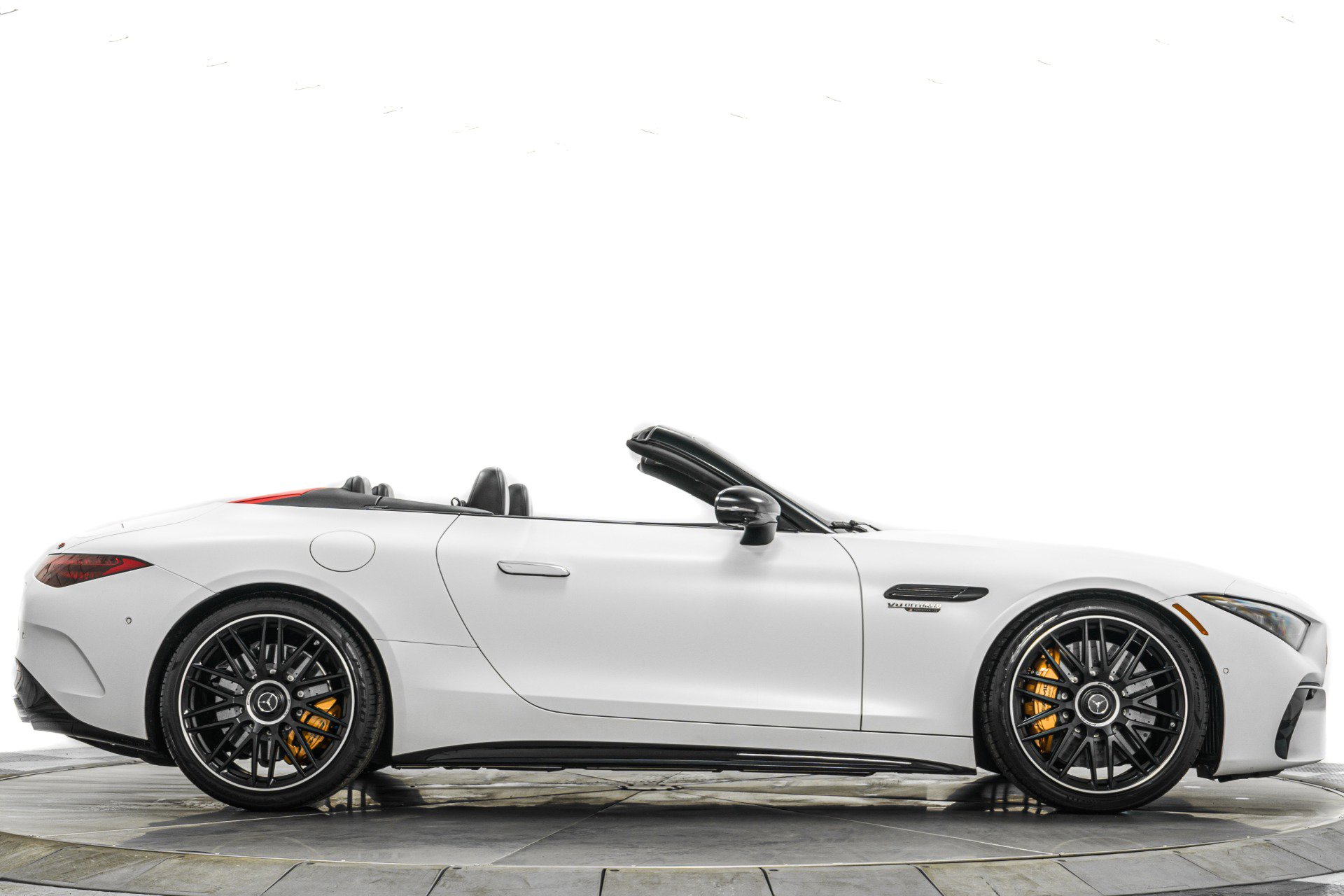 Used 2025 Mercedes-Benz SL 63 AMG S e Performance 4MATIC image 31