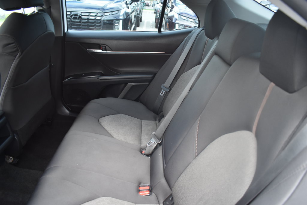 Used 2020 Toyota Camry LE FWD image 11