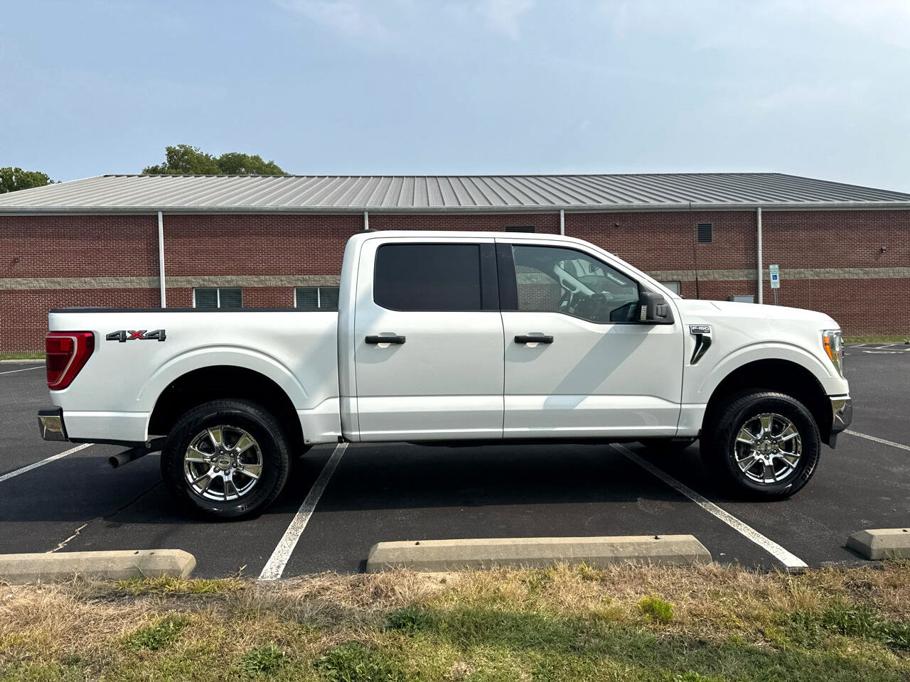 Used 2021 Ford F150 XLT w/ Equipment Group 301A Mid image 4