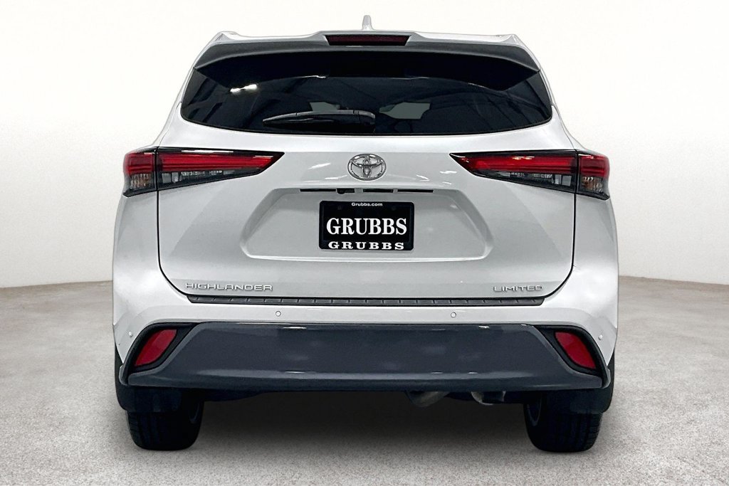 Used 2023 Toyota Highlander Limited FWD image 5