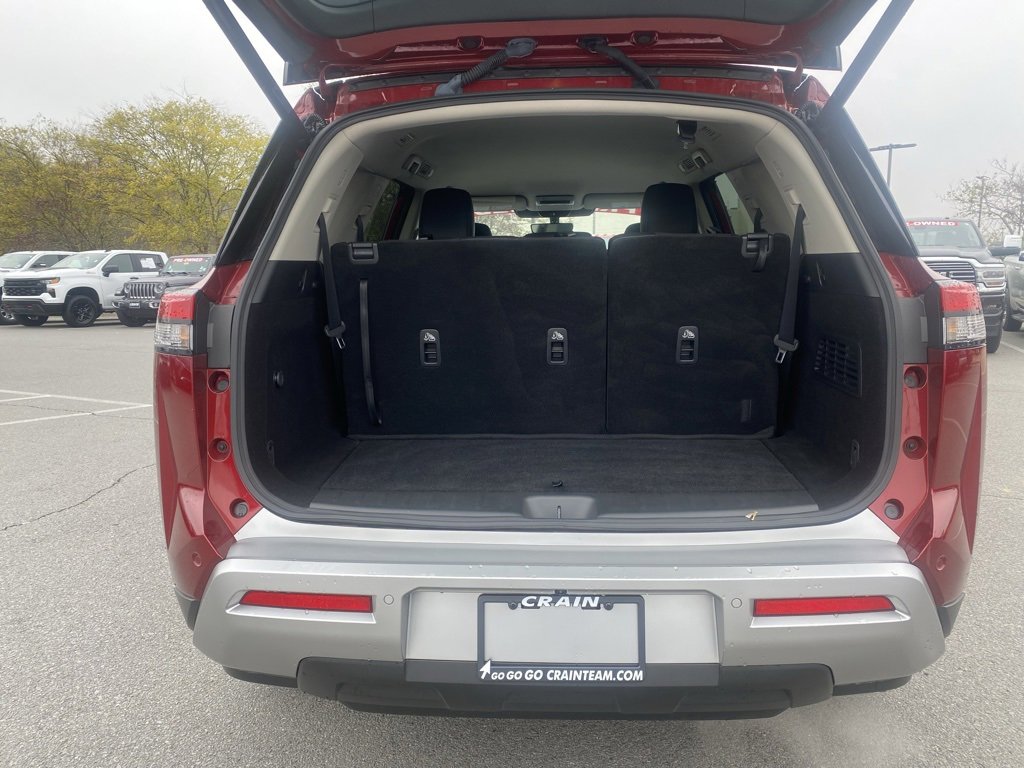 Used 2024 Nissan Pathfinder SL image 7