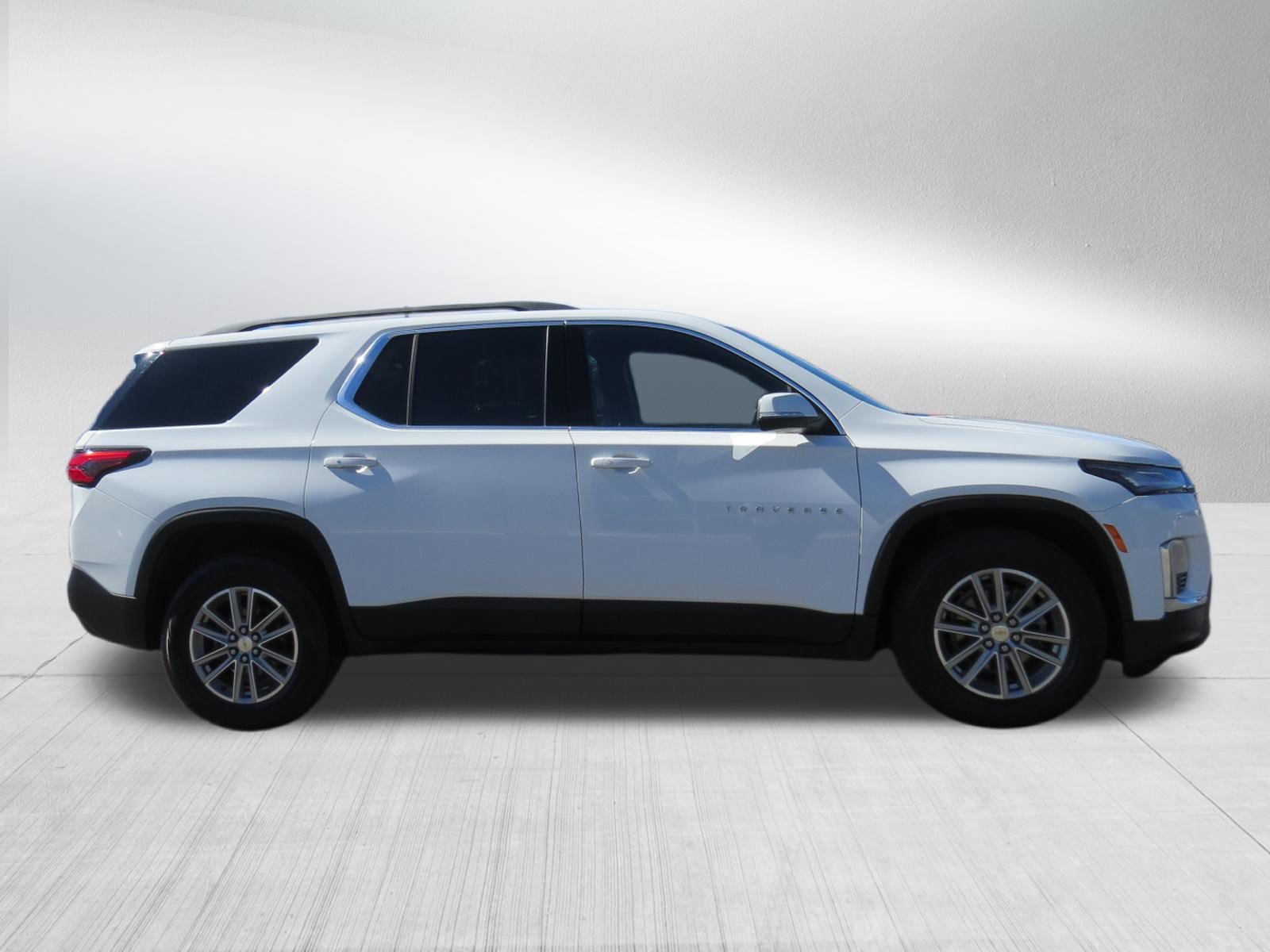 Used 2022 Chevrolet Traverse LT AWD/4WD image 2