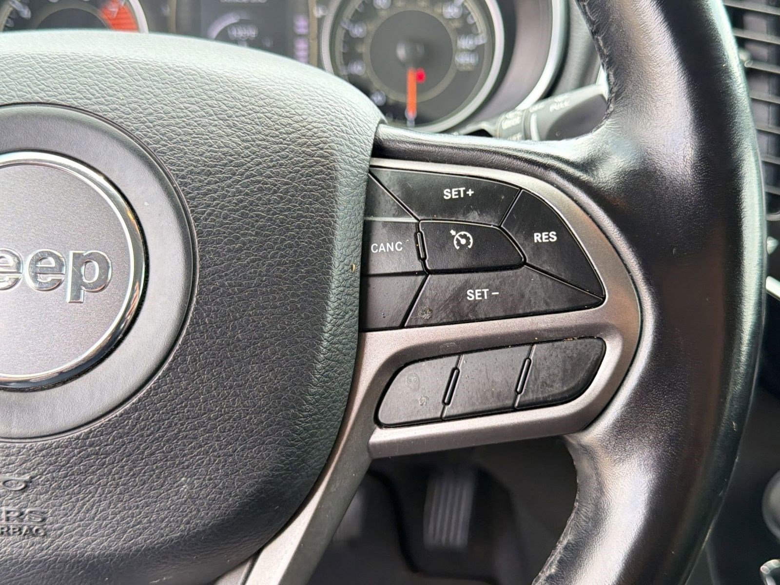 Used 2021 Jeep Cherokee Latitude Lux w/ Sun & Sound Group FWD image 26