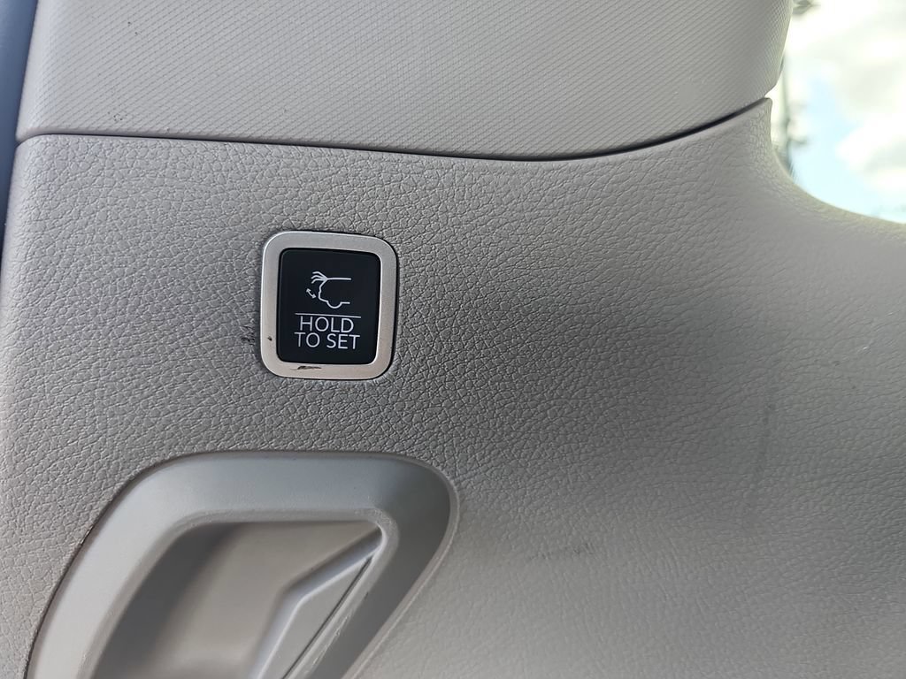 Used 2024 Jeep Wagoneer Series II w/ Flexible Seating Group RWD image 19