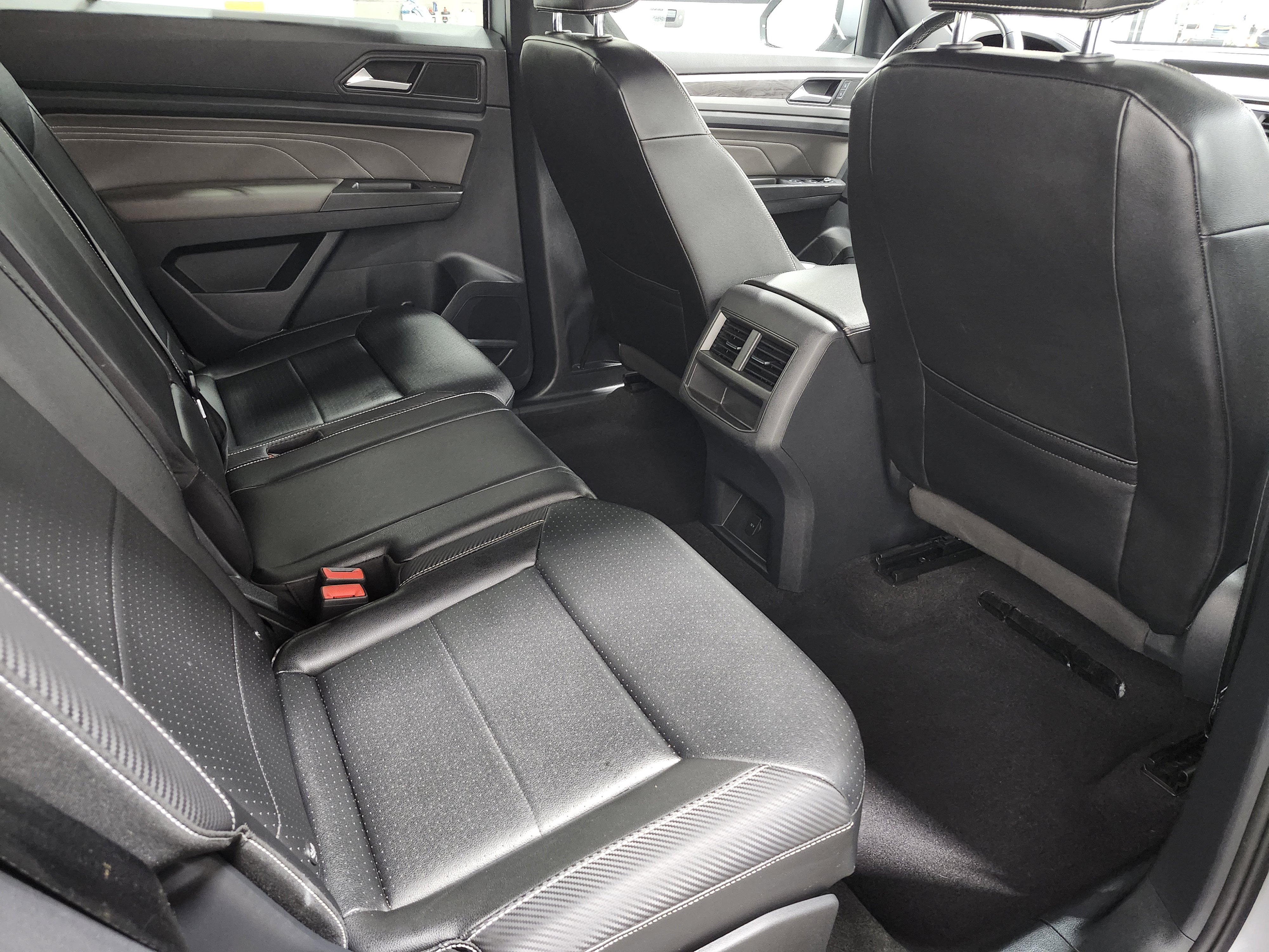 Used 2022 Volkswagen Atlas Cross Sport SE AWD/4WD image 22