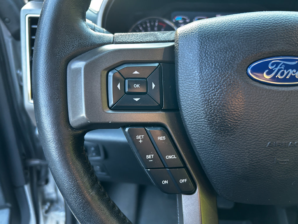 Used 2019 Ford Expedition XLT w/ Equipment Group 202A AWD/4WD image 17
