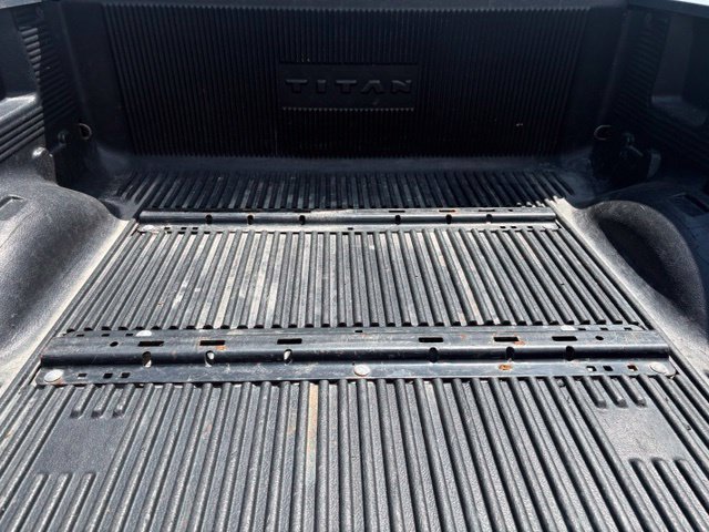 Used 2017 Nissan Titan SV AWD/4WD image 13
