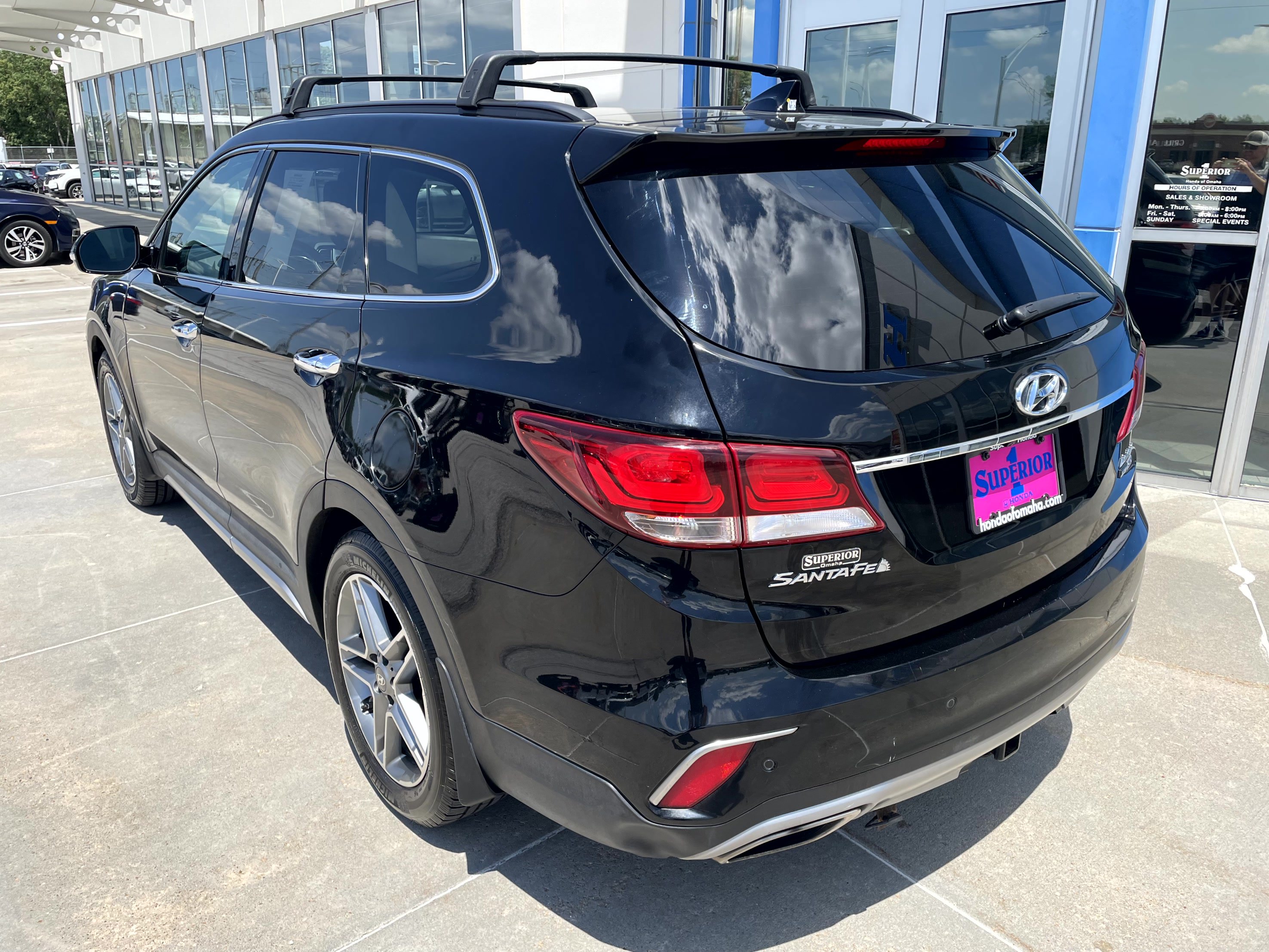 Used 2018 Hyundai Santa Fe Limited AWD/4WD image 2