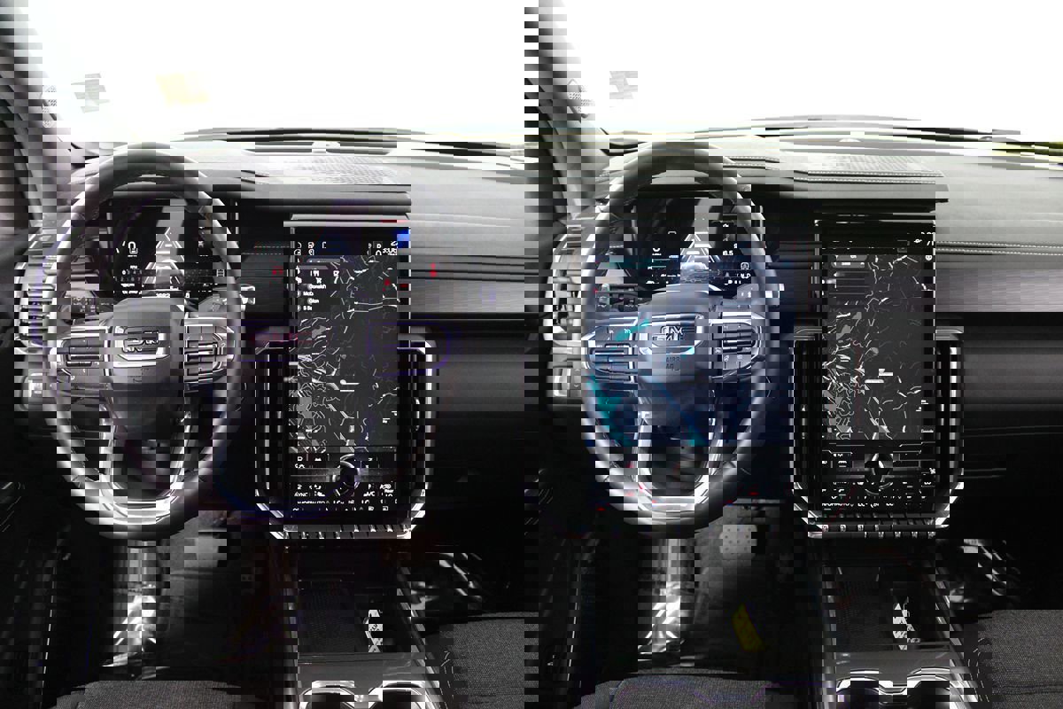 Used 2025 GMC Acadia Elevation image 12