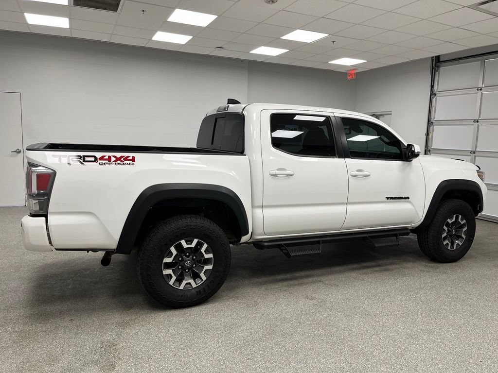 Used 2021 Toyota Tacoma TRD Off-Road w/ Technology Package AWD/4WD image 11