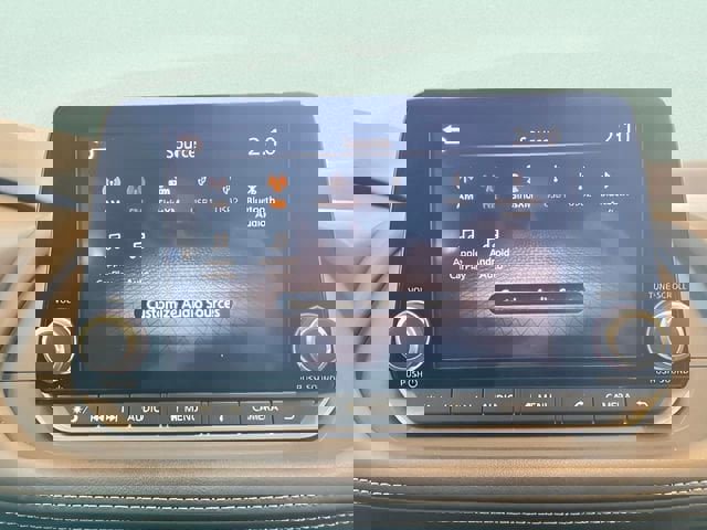 Used 2025 Nissan Rogue SV image 23