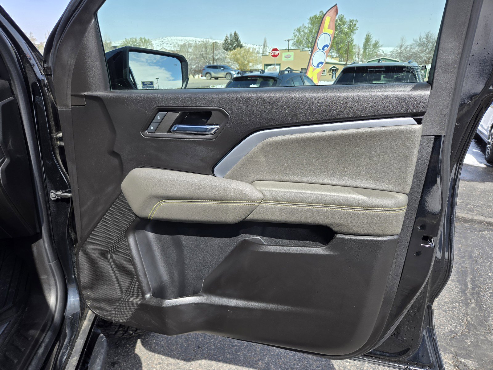 Used 2024 Chevrolet Colorado ZR2 w/ ZR2 Convenience Package III AWD/4WD image 25