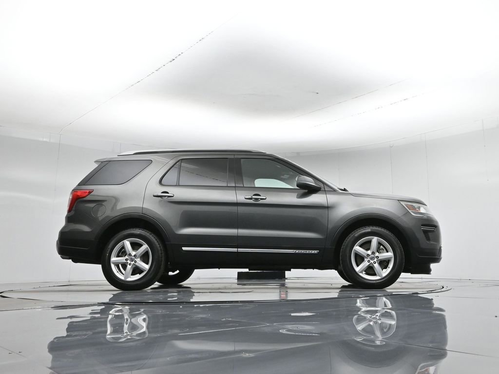 Certified 2018 Ford Explorer XLT image 50