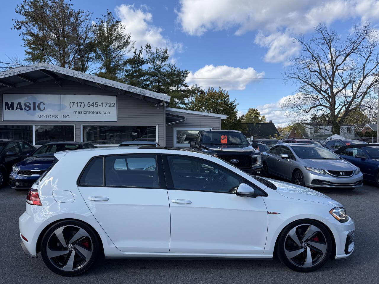Used 2018 Volkswagen GTI SE image 3