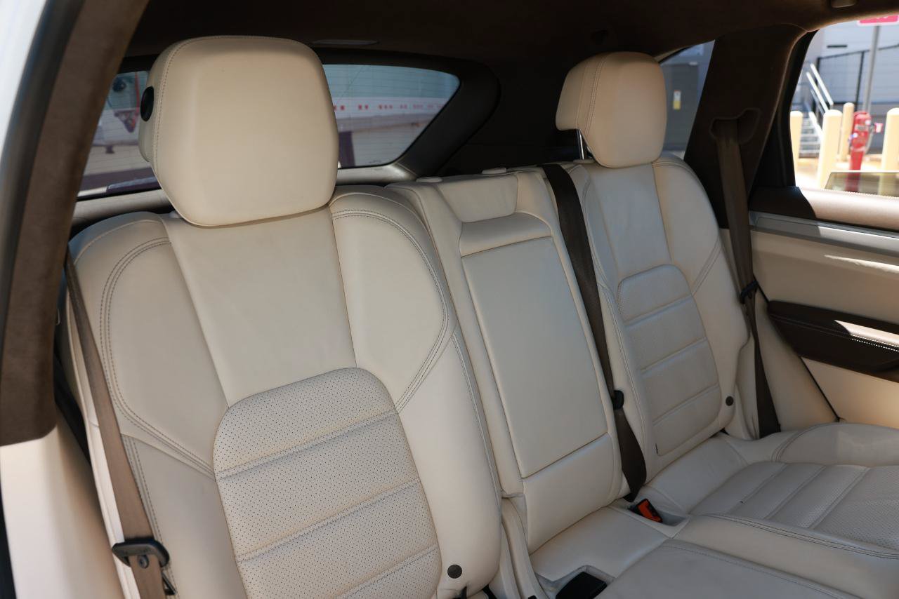 Used 2014 Porsche Cayenne GTS AWD/4WD image 16