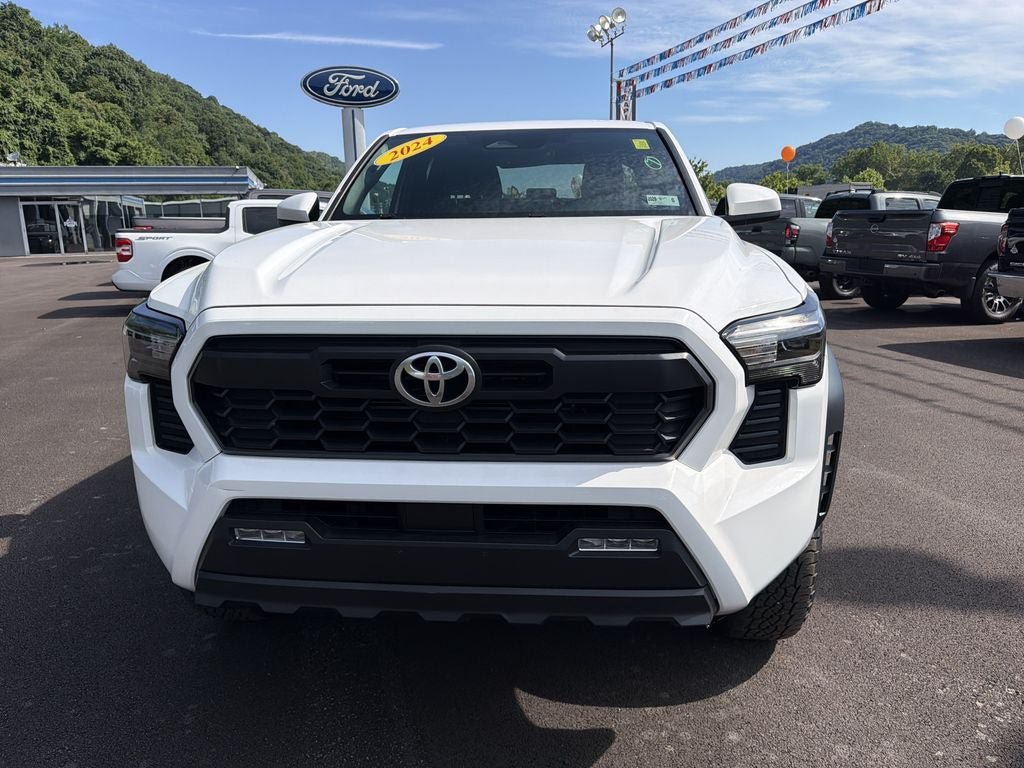 Used 2024 Toyota Tacoma TRD Off-Road AWD/4WD image 12