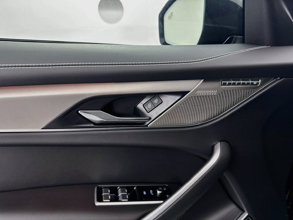 New 2026 Jaguar F-PACE R-Dynamic S AWD/4WD image 19