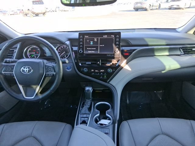 Used 2022 Toyota Camry XLE w/ Cold Weather Package FWD image 12