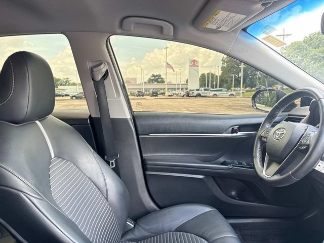 Used 2020 Toyota Camry SE FWD image 14