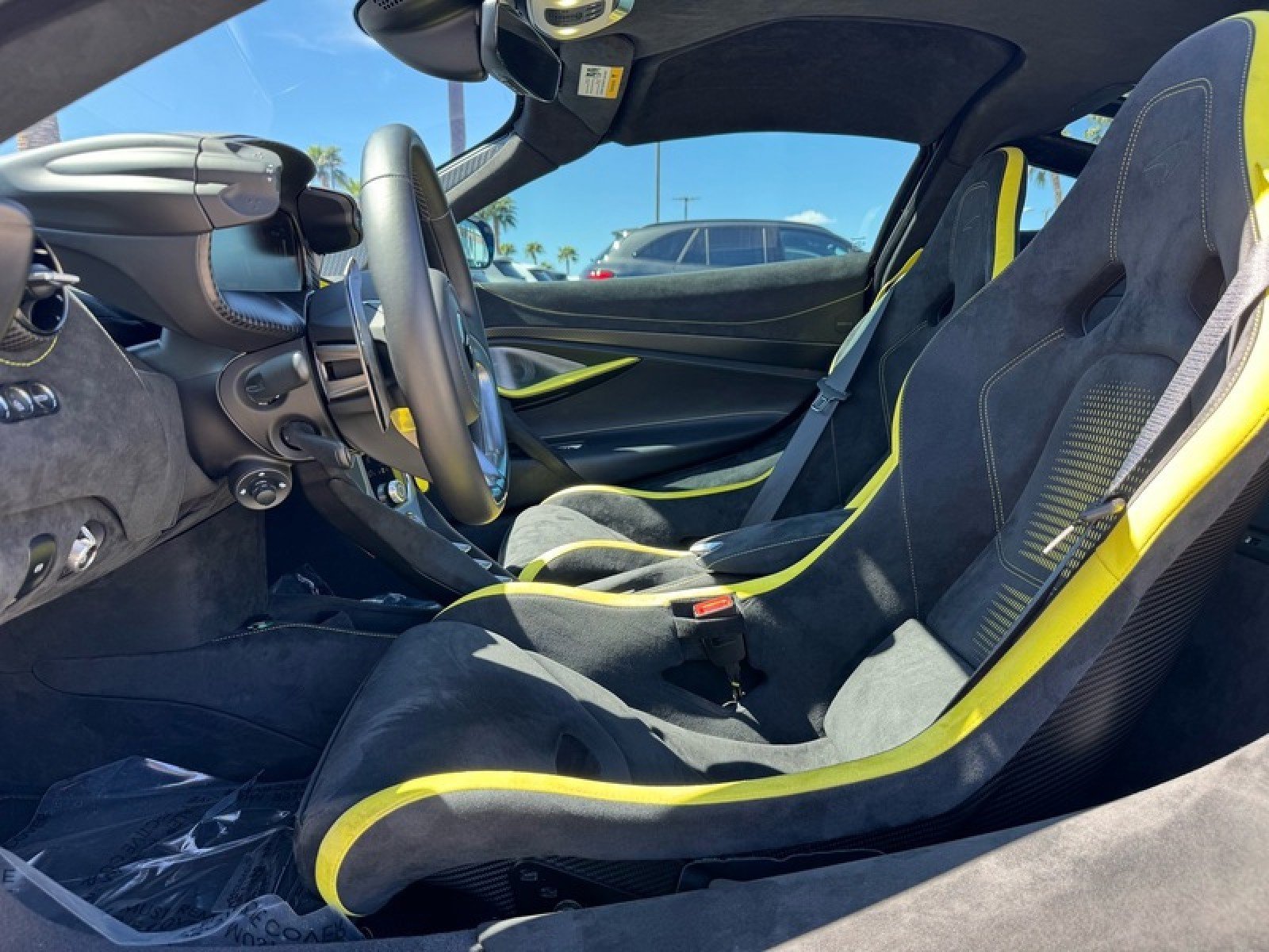 Used 2024 McLaren 750S RWD image 14