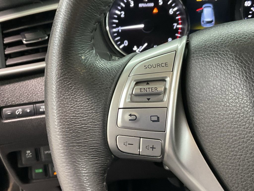 Used 2015 Nissan Rogue SL w/ SL Premium Package image 9