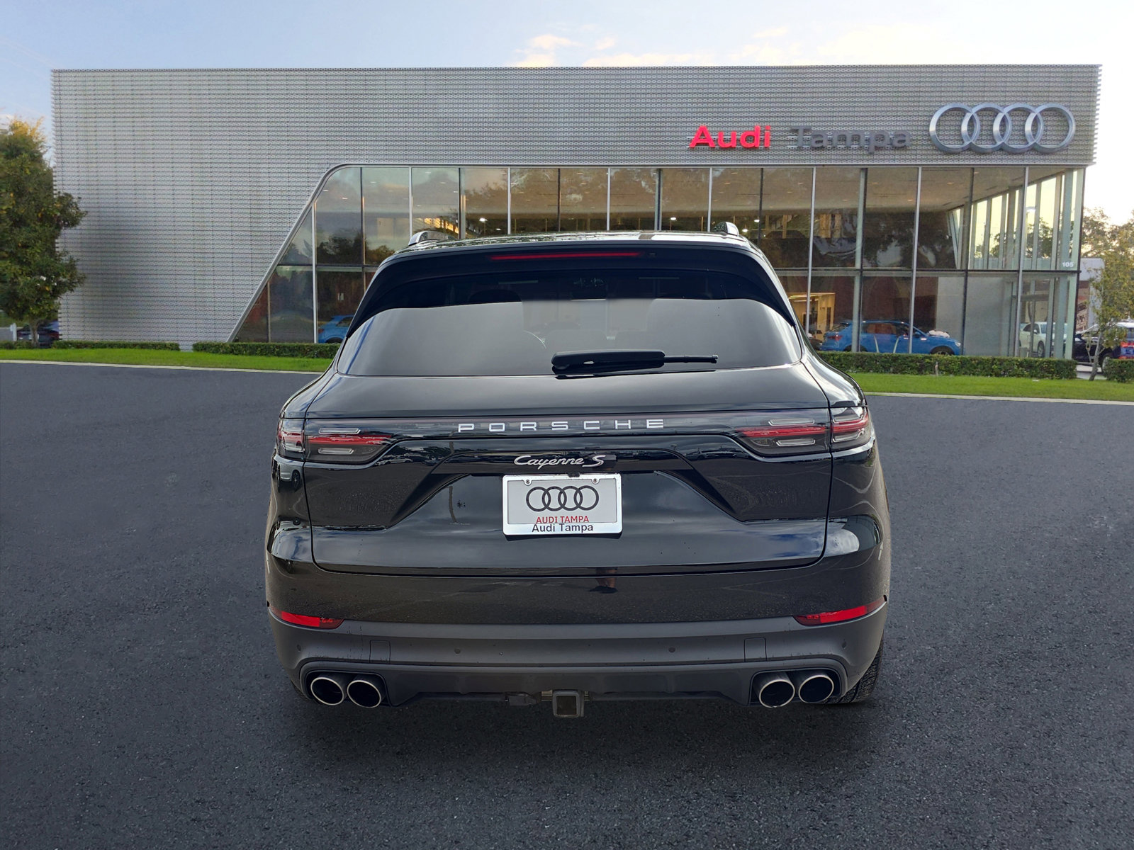 Used 2023 Porsche Cayenne S Platinum image 5