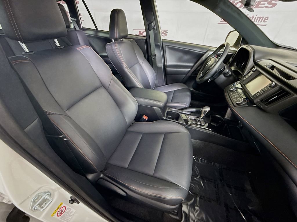 Used 2017 Toyota RAV4 SE w/ Advanced Technology Package image 31